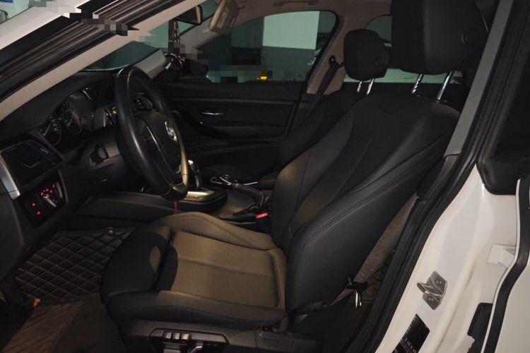 Used BMW 3 Series GT 2018 320i Sport Edition Left Front Seat