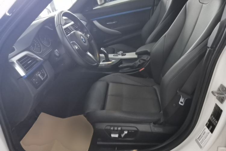 Used BMW 3 Series GT 2018 320i Sport Edition Left Front Seat