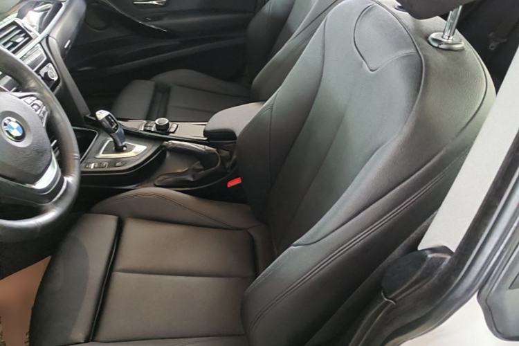 Used BMW 3 Series GT 2018 320i Sport Edition Left Front Seat