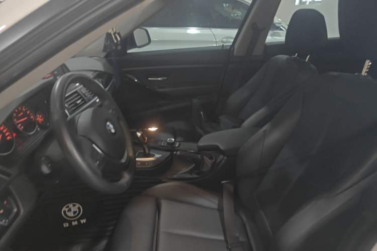 Used BMW 3 Series GT 2018 320i Sport Edition Left Front Seat