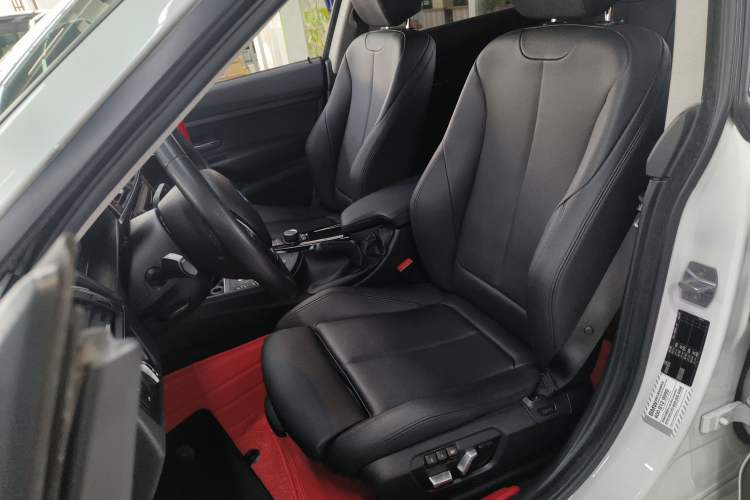 Used BMW 3 Series GT 2018 320i Sport Edition Left Front Seat