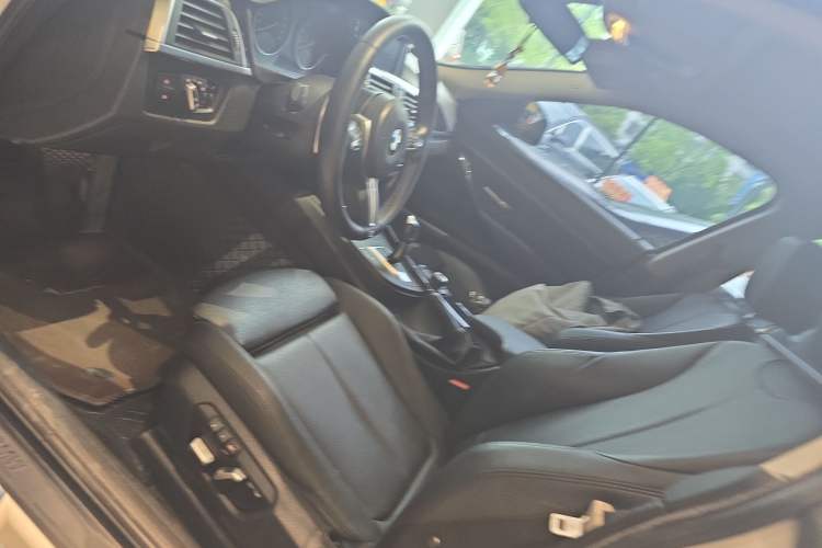 Used BMW 3 Series GT 2018 320i Sport Edition Left Front Seat