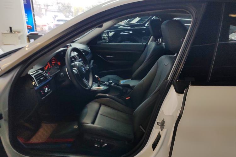 Used BMW 3 Series GT 2018 320i Sport Edition Left Front Seat