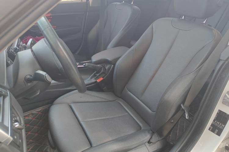 Used BMW 3 Series GT 2018 320i Sport Edition Left Front Seat