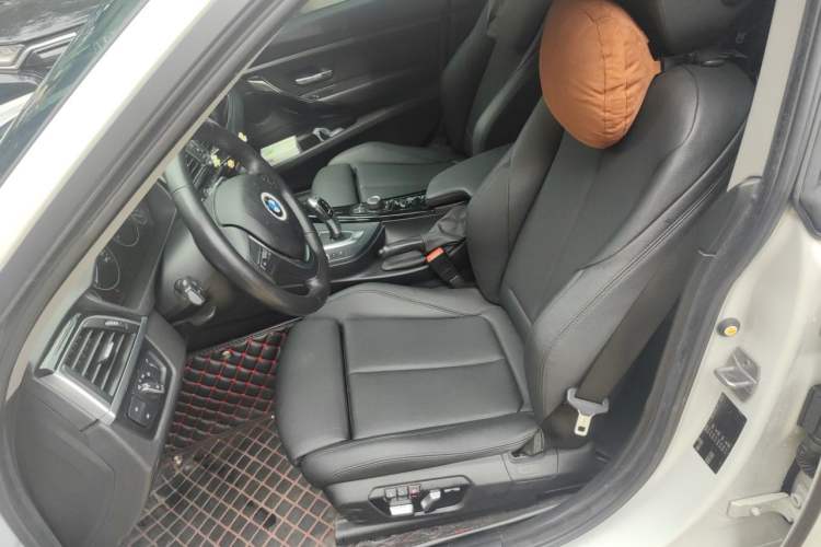 Used BMW 3 Series GT 2018 320i Sport Edition Left Front Seat