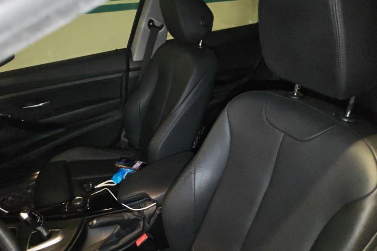 Used BMW 3 Series GT 2018 320i Sport Edition Left Front Seat
