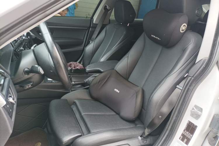 Used BMW 3 Series GT 2018 320i Sport Edition Left Front Seat