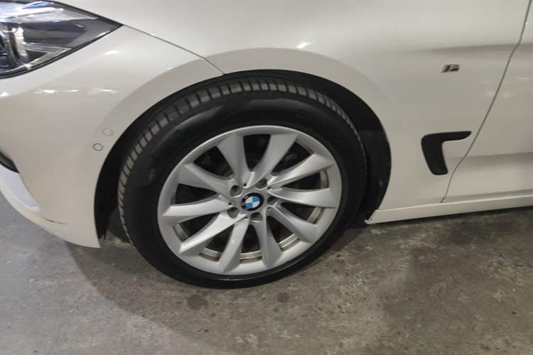 Used BMW 3 Series GT 2018 320i Sport Edition Left Front Wheel Hub