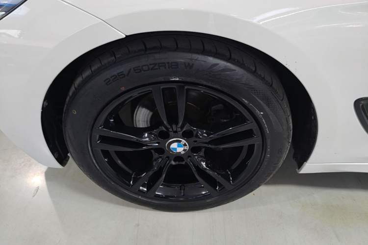 Used BMW 3 Series GT 2018 320i M Sport Edition Left Front Wheel Hub