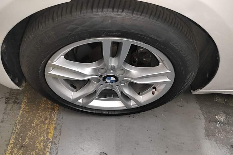 Used BMW 3 Series GT 2018 320i M Sport Edition Left Front Wheel Hub