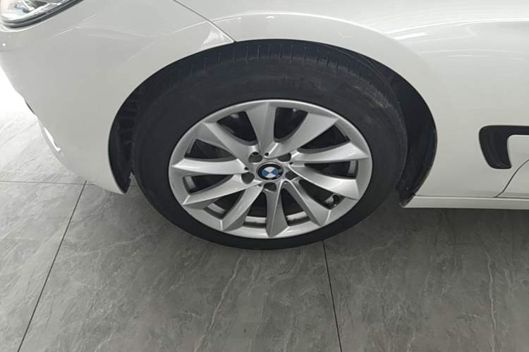 Used BMW 3 Series GT 2018 320i Sport Edition Left Front Wheel Hub