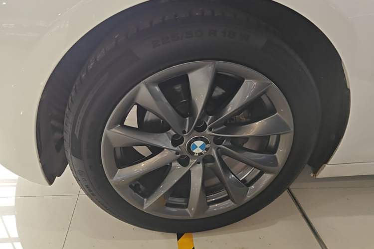 Used BMW 3 Series GT 2018 320i Sport Edition Left Front Wheel Hub