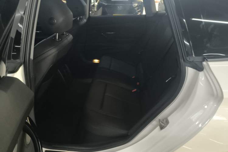 Used BMW 3 Series GT 2018 320i Sport Edition Left Rear Seat