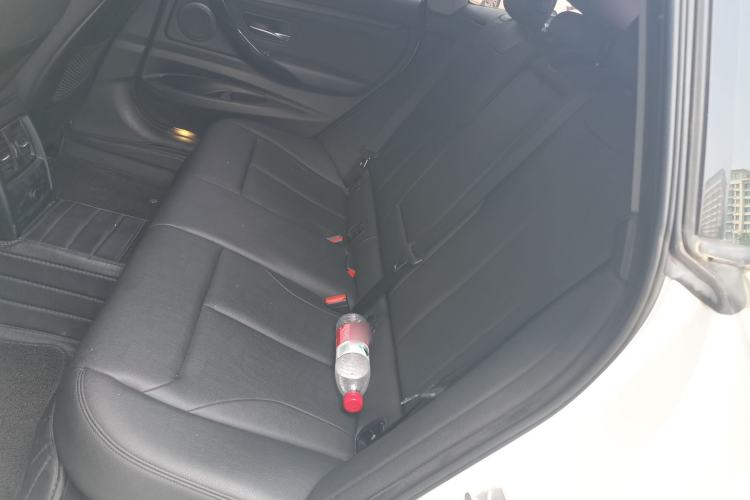 Used BMW 3 Series GT 2018 320i Sport Edition Left Rear Seat