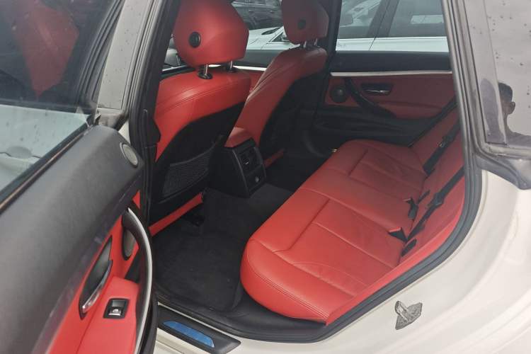 Used BMW 3 Series GT 2018 330i xDrive M Sport Edition Left Rear Seat