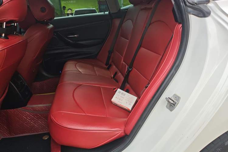 Used BMW 3 Series GT 2018 320i Sport Edition Left Rear Seat