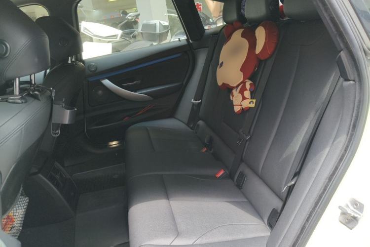 Used BMW 3 Series GT 2018 320i M Sport Edition Left Rear Seat