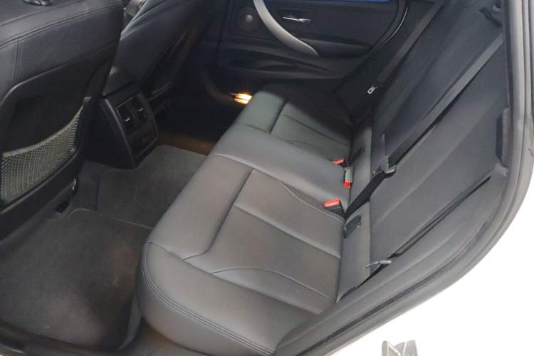 Used BMW 3 Series GT 2018 320i M Sport Edition Left Rear Seat