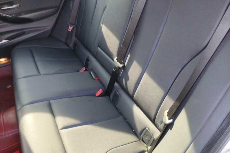 Used BMW 3 Series GT 2018 320i Sport Edition Left Rear Seat