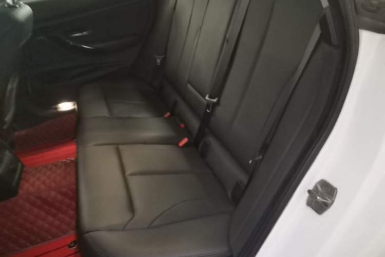 Used BMW 3 Series GT 2018 320i Sport Edition Left Rear Seat