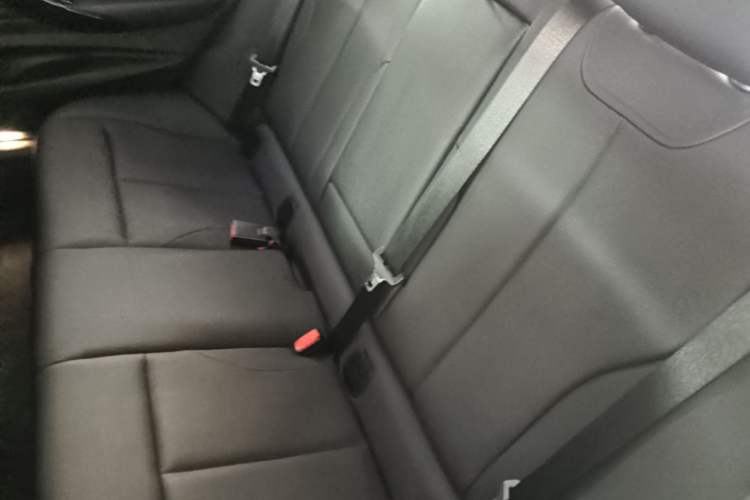 Used BMW 3 Series GT 2018 320i Sport Edition Left Rear Seat