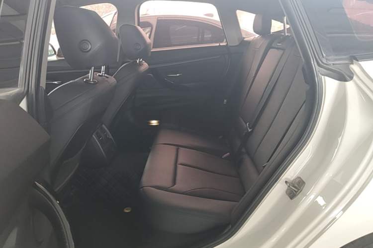 Used BMW 3 Series GT 2018 320i Sport Edition Left Rear Seat