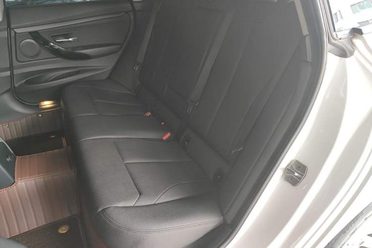 Used BMW 3 Series GT 2018 320i Sport Edition Left Rear Seat