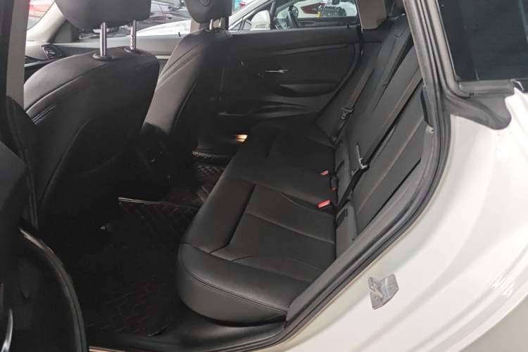 Used BMW 3 Series GT 2018 320i Sport Edition Left Rear Seat