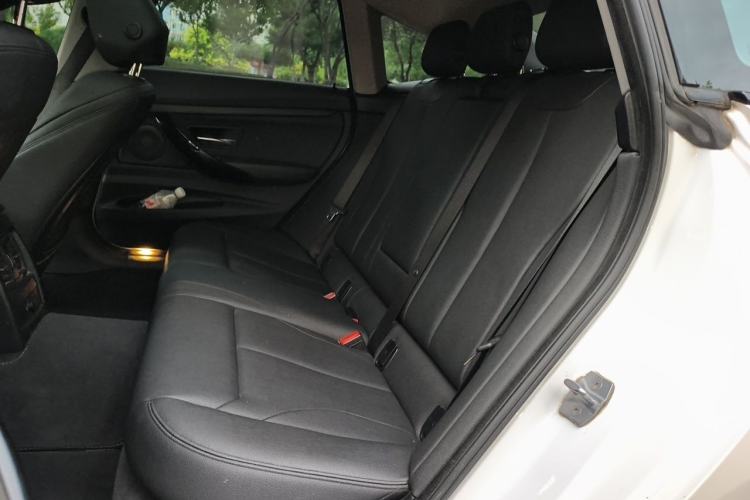Used BMW 3 Series GT 2018 320i Sport Edition Left Rear Seat