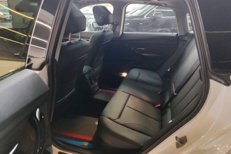 Used BMW 3 Series GT 2018 320i Sport Edition Left Rear Seat