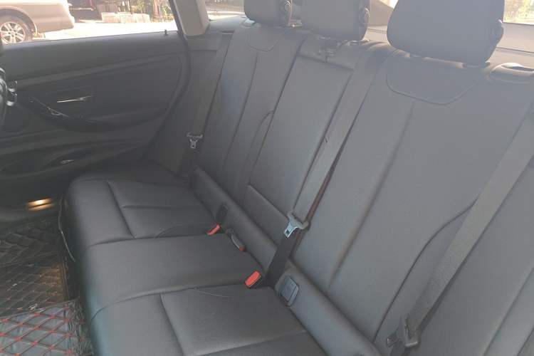 Used BMW 3 Series GT 2018 320i Sport Edition Left Rear Seat
