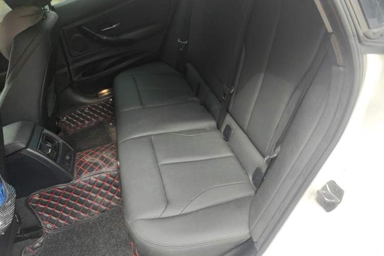 Used BMW 3 Series GT 2018 320i Sport Edition Left Rear Seat