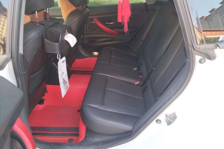 Used BMW 3 Series GT 2018 320i Sport Edition Left Rear Seat