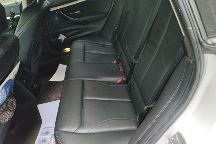 Used BMW 3 Series GT 2018 320i Luxury Design Package Left Rear Seat