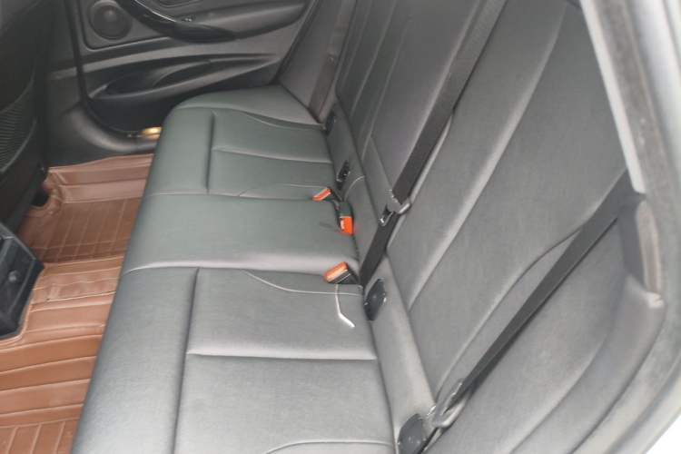Used BMW 3 Series GT 2018 320i Sport Edition Left Rear Seat