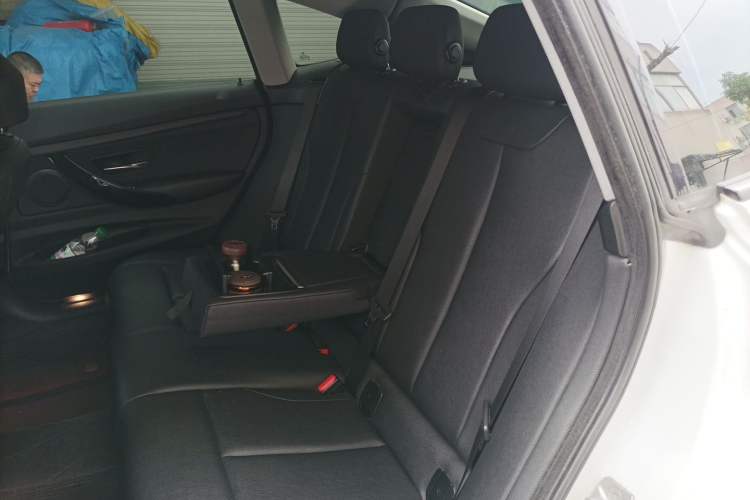 Used BMW 3 Series GT 2018 320i Sport Edition Left Rear Seat