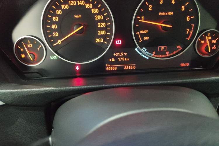 Used BMW 3 Series GT 2018 320i Sport Edition Odometer Close Up