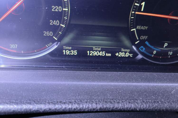 Used BMW 3 Series GT 2018 330i xDrive M Sport Edition Odometer Close Up