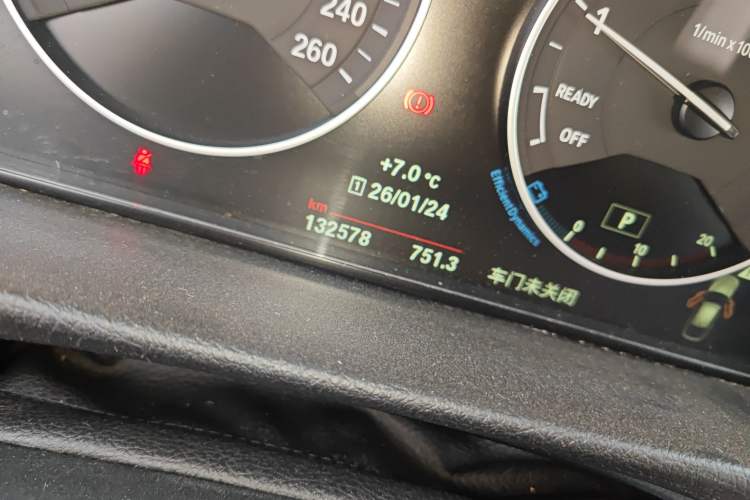 Used BMW 3 Series GT 2018 320i Sport Edition Odometer Close Up