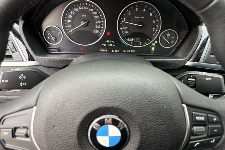 Used BMW 3 Series GT 2018 320i Sport Edition Odometer Close Up