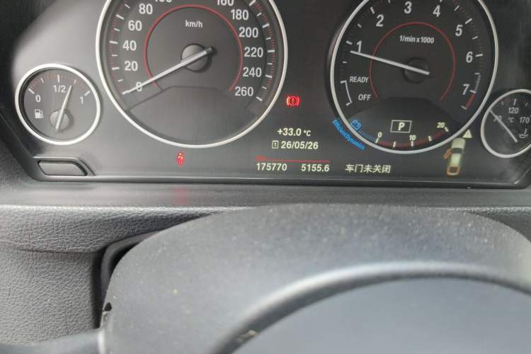 Used BMW 3 Series GT 2018 320i M Sport Edition Odometer Close Up