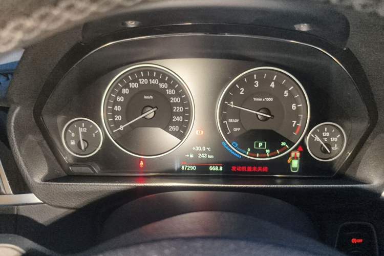 Used BMW 3 Series GT 2018 320i Sport Edition Odometer Close Up