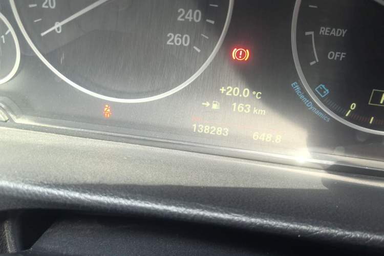 Used BMW 3 Series GT 2018 320i Sport Edition Odometer Close Up