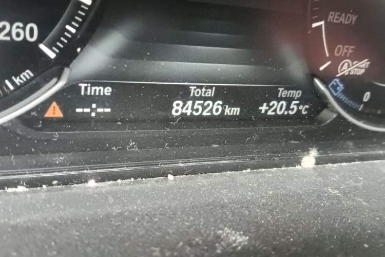 Used BMW 3 Series GT 2018 320i Sport Edition Odometer Close Up
