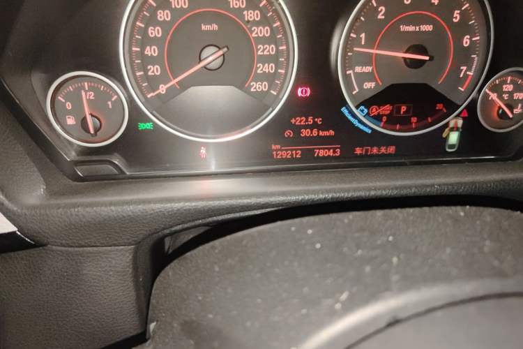 Used BMW 3 Series GT 2018 320i M Sport Edition Odometer Close Up