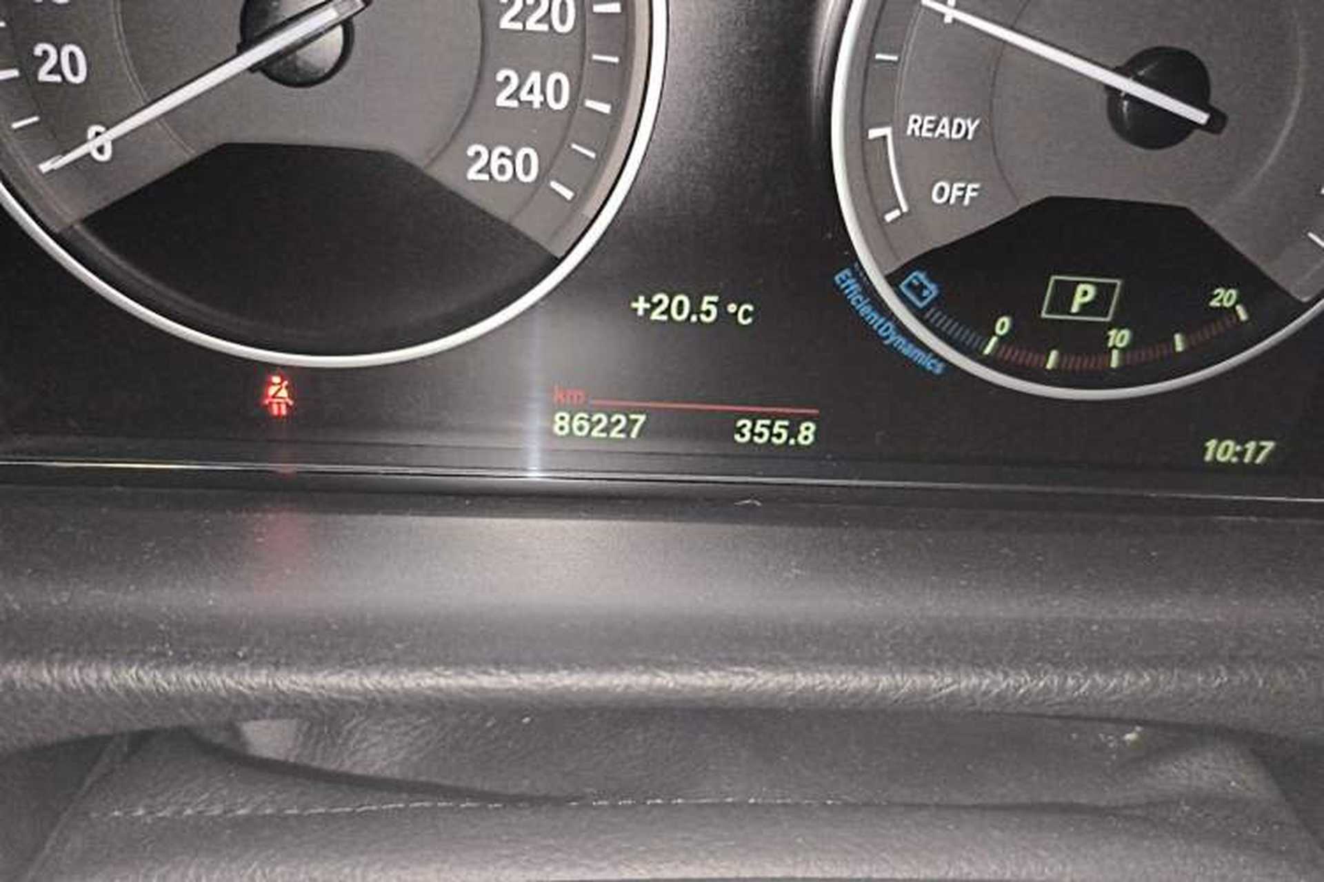 Used BMW 3 Series GT 2018 320i Sport Edition Odometer Close Up