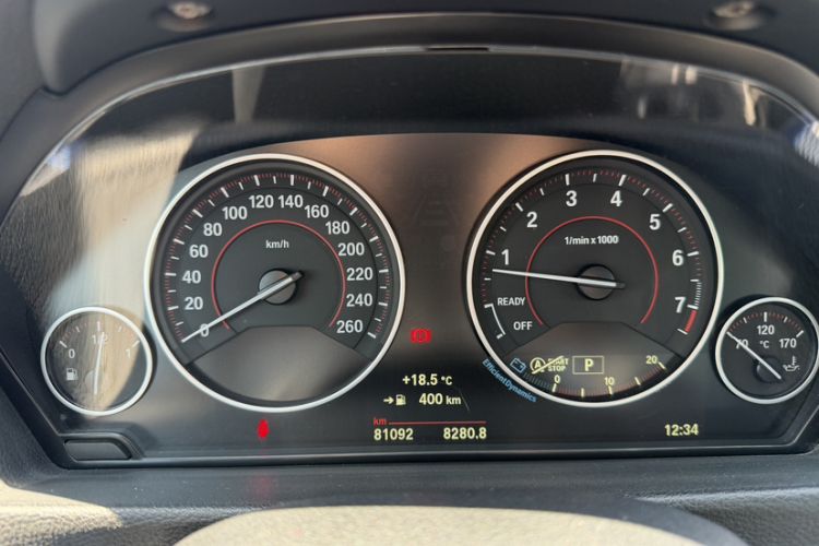 Used BMW 3 Series GT 2018 320i M Sport Edition Odometer Close Up