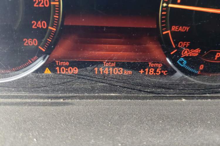 Used BMW 3 Series GT 2018 330i xDrive M Sport Edition Odometer Close Up