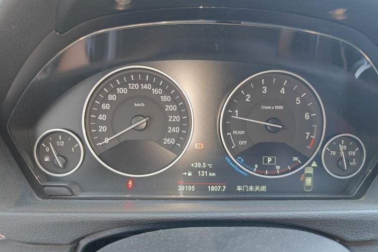 Used BMW 3 Series GT 2018 320i Sport Edition Odometer Close Up