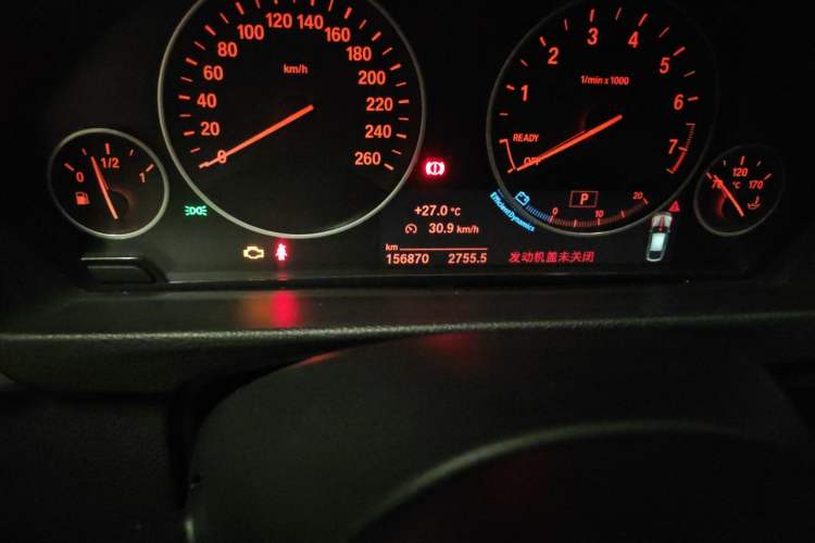 Used BMW 3 Series GT 2018 320i Sport Edition Odometer Close Up